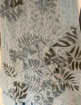 Vestido de tirantes largo, marca local.