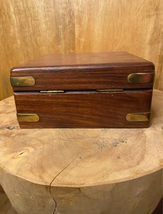 Antiguo Reloj de Sol y Brújula