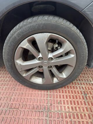 Llantas con neumáticos Dacia/ renault 195,55,16