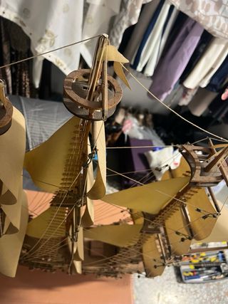 Maqueta de velero de madera