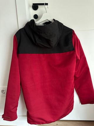 Chaqueta Hollister Roja y Negra con Capucha