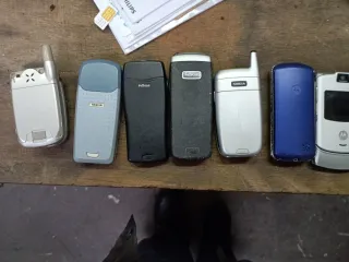 Lote móviles Nokia y Motorola