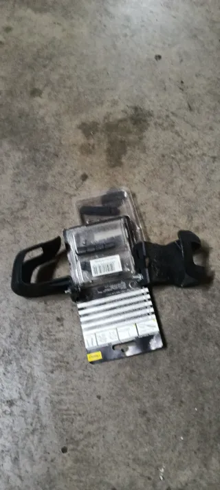 Bicicleta de carretera amarilla