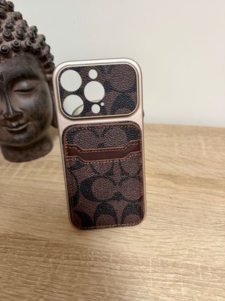 Funda iPhone 16Pro Coach con tarjetero