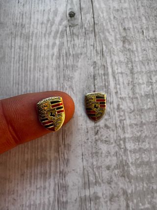 2 EMBLEMAS PORSCHE MANDO LLAVE COCHE