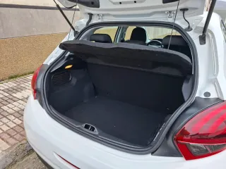 Choche en perfecto estado,todas revisiones al dia.