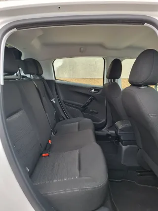 Choche en perfecto estado,todas revisiones al dia.