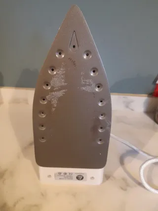 Plancha de vapor blanca y azul