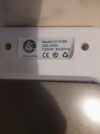 Plancha de vapor blanca y azul