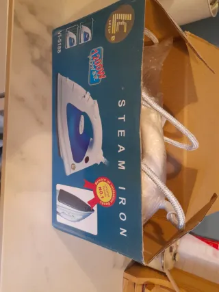 Plancha de vapor blanca y azul