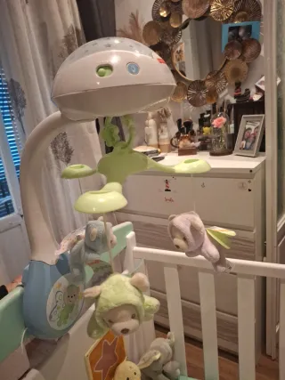 Móvil musical para cuna de bebé