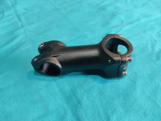 Potencia de bicicleta negra