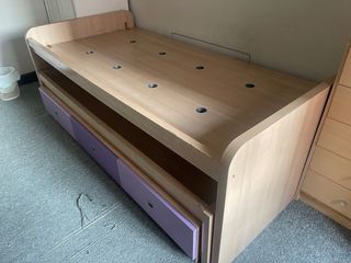 A recoger en Santutxu. Se regala cómoda + cama nid