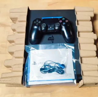 PS4 (PlayStation 4) 500GB + 2 Juegos