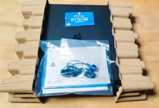 PS4 (PlayStation 4) 500GB + 2 Juegos