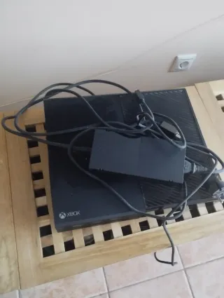 Consola Xbox One Negra con mando