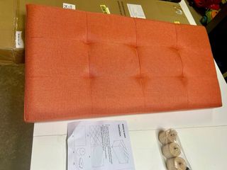 A ESTRENAR.Baúl de tela naranja con almacenamiento