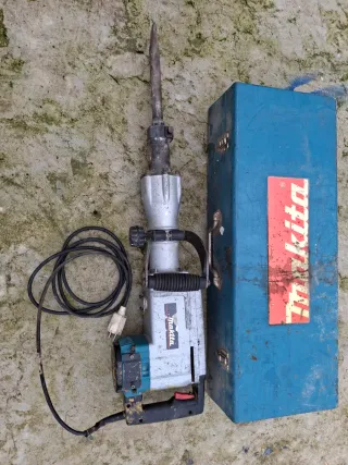Martillo demoledor Makita con maletín