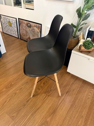 Juego de 4 sillas negras
