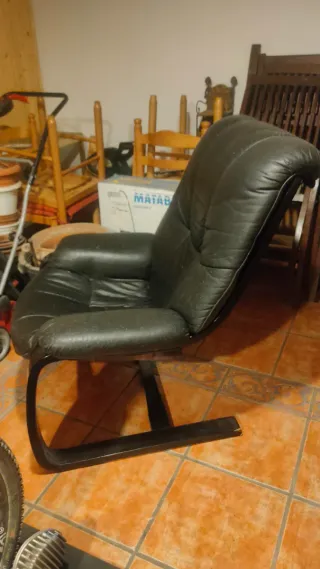 Sillón negro piel sintética