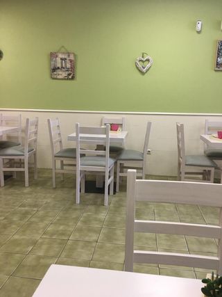 Sillas y taburetes altos. Mesas, mesas altas bar