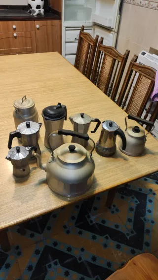 Set di caffettiere in alluminio vintage