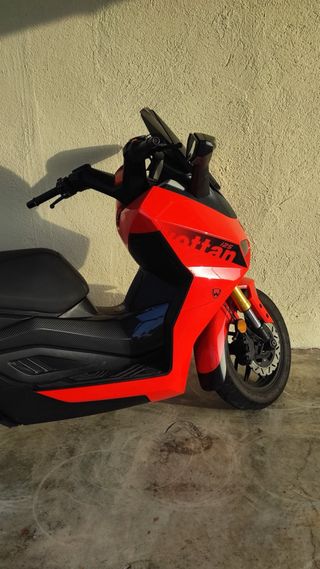 Moto Wottan Storm R 125 Roja