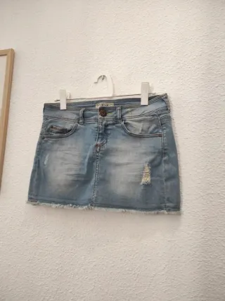 Minifalda vaquera desgastada 2000 desflecada denim
