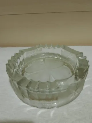 Posacenere in vetro con quadrifoglio