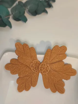 Pendientes hechos a mano de arcilla