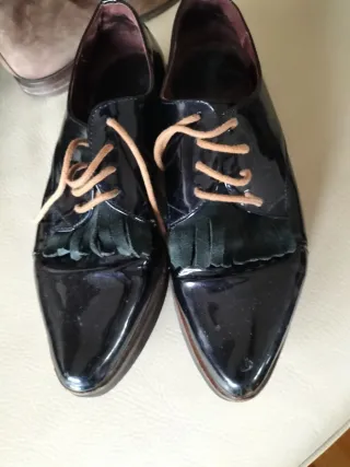 Botas altas con tachuelas + zapatos regalo