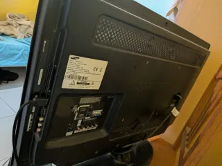 Samsung 32” LCD TV - Funciona perfecto