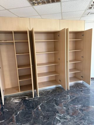 Armario empotrado oficina madera y metal