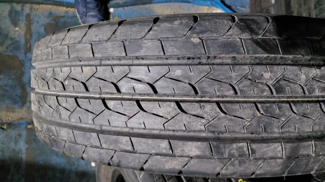 Neumático 215/75/16