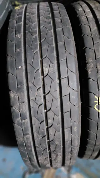 Neumático 215/75/16