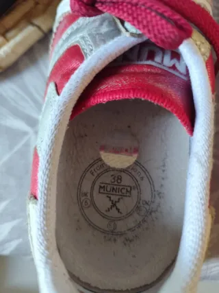 Bambas Munich Talla 38 Rojas y Plateadas