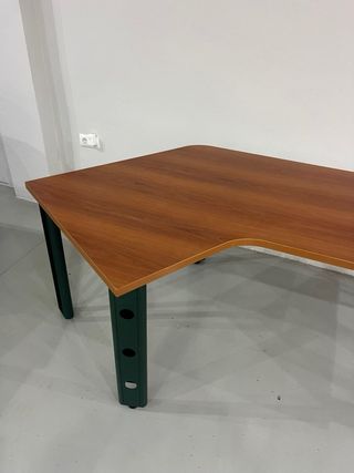 Mesa de despacho angular madera y metal