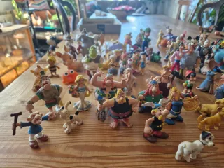 Lote 100 Figuras Disney, Warner y Más