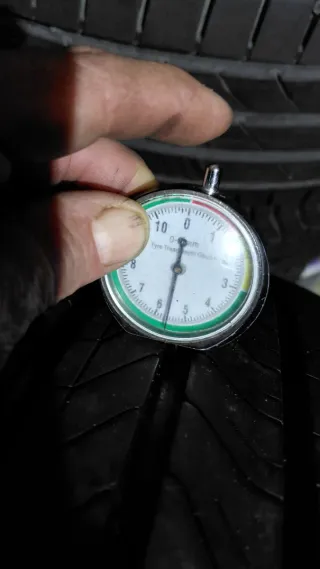 Neumático 225/60/18