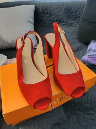 Tacones Rojos Unisa