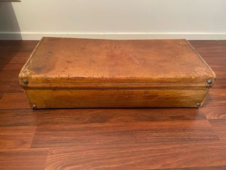 Maleta antigua de cuero