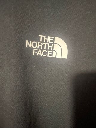 Camiseta The North Face Negra