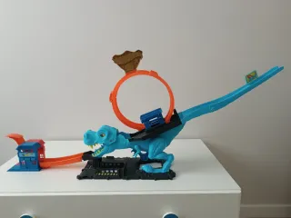 Pista Hot Wheels City desafío del T-Rex.