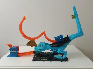 Pista Hot Wheels City desafío del T-Rex.