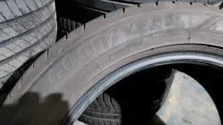 Neumático 225/50/17