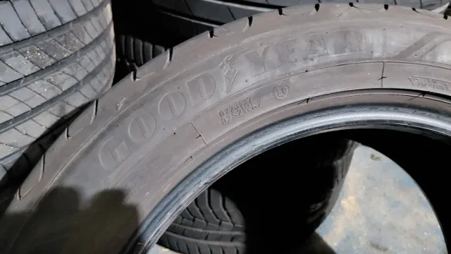 Neumático 225/50/17