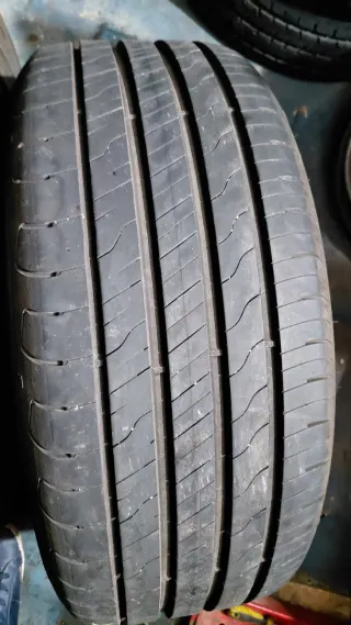 Neumático 225/50/17