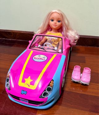 Nancy California con Coche y Patines