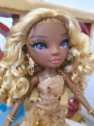 Rainbow High Divas Meline Lux