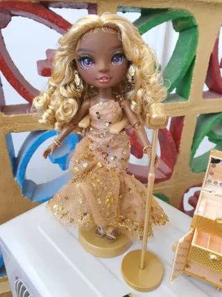 Rainbow High Divas Meline Lux